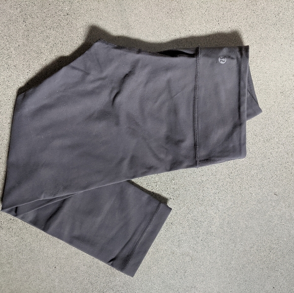 Lululemon Wunder Under Crop - Picture 3 of 6